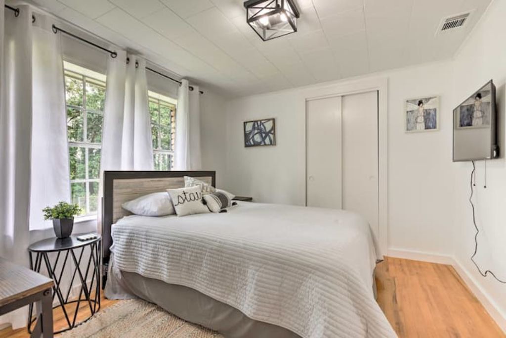 Photo of Bedroom in Mobile