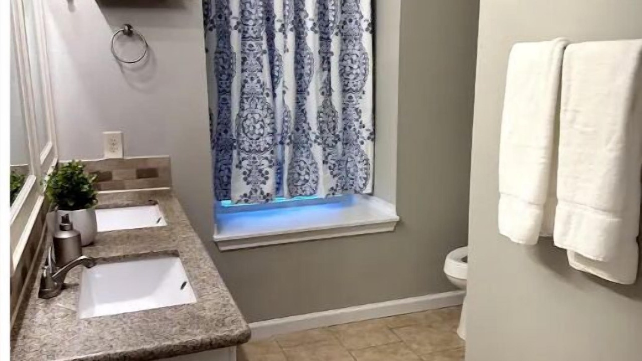 Photo of Bathroom in Live Oak