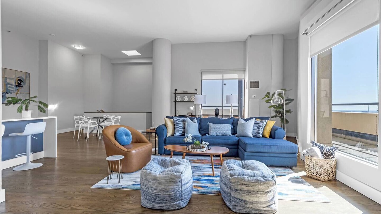 Photo of Livingroom in The Loop