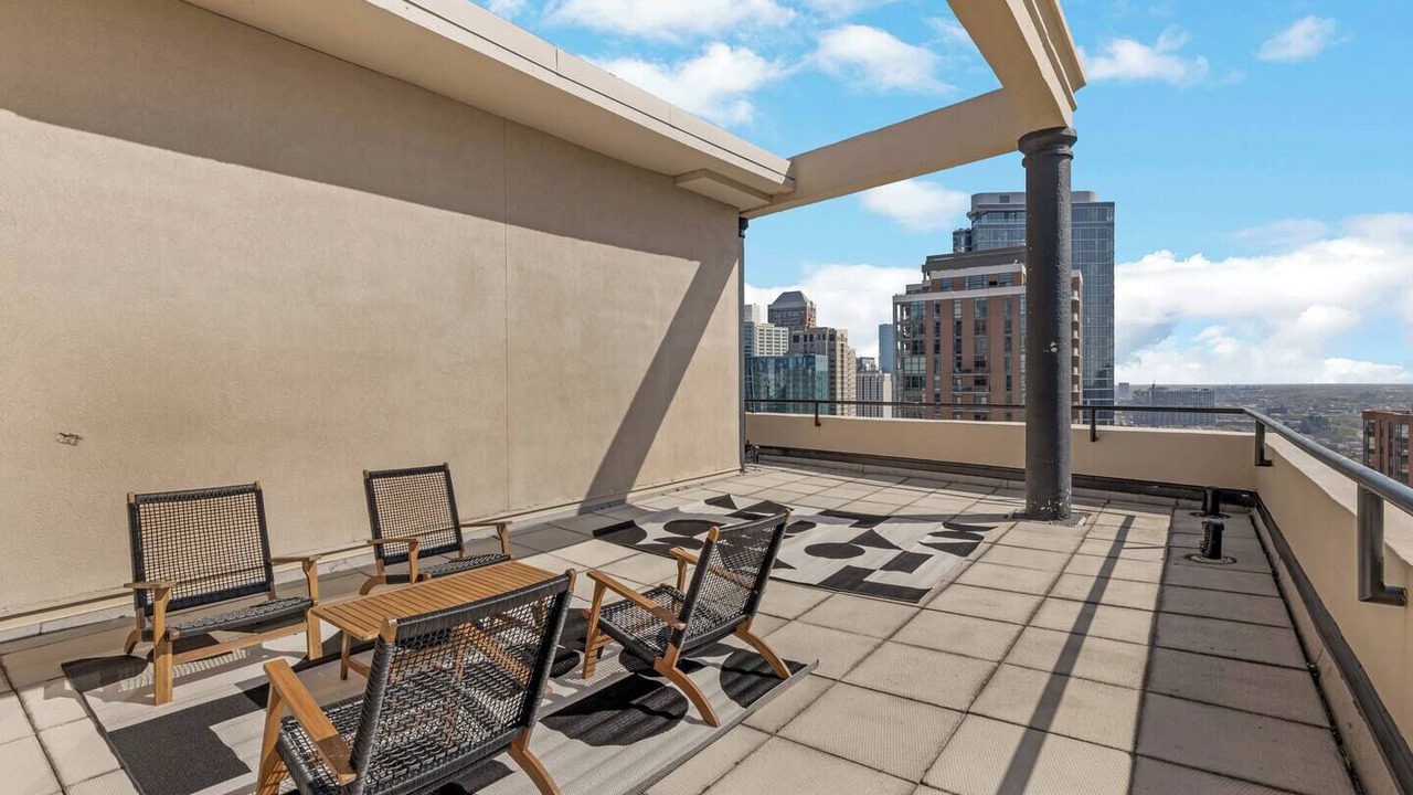 Photo of Patio Balcony in The Loop