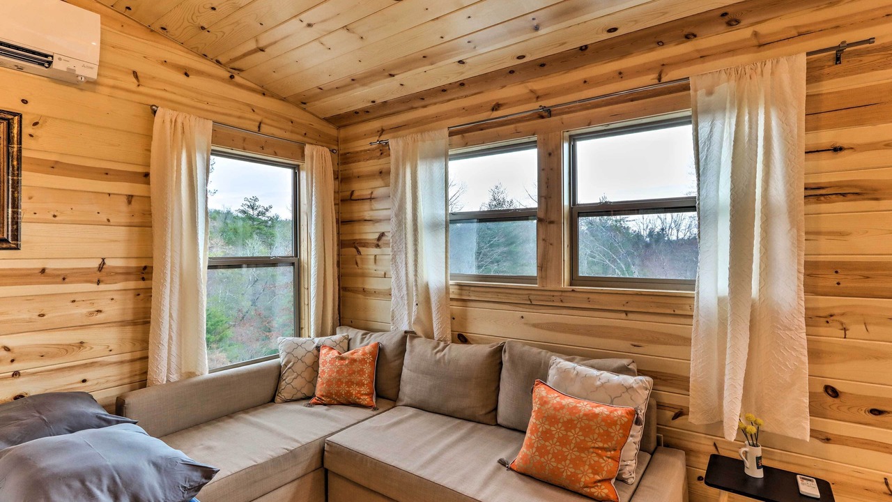 Photo of Livingroom in Murphy