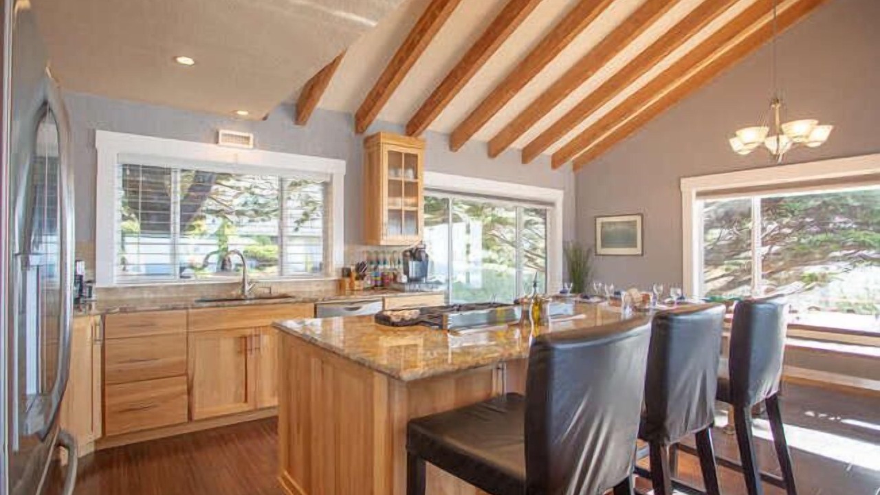 Photo of Others in Roads End