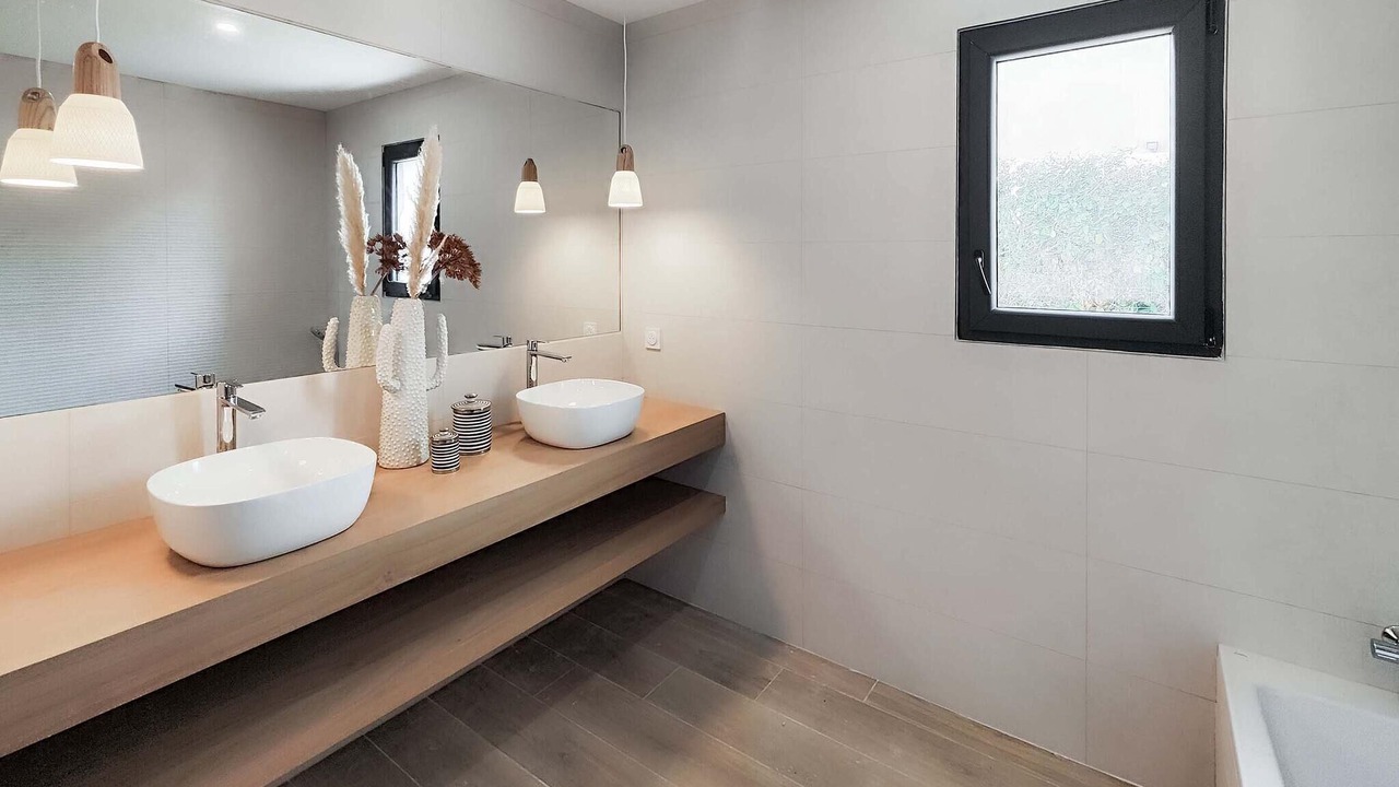 Photo of Bathroom in Puimisson
