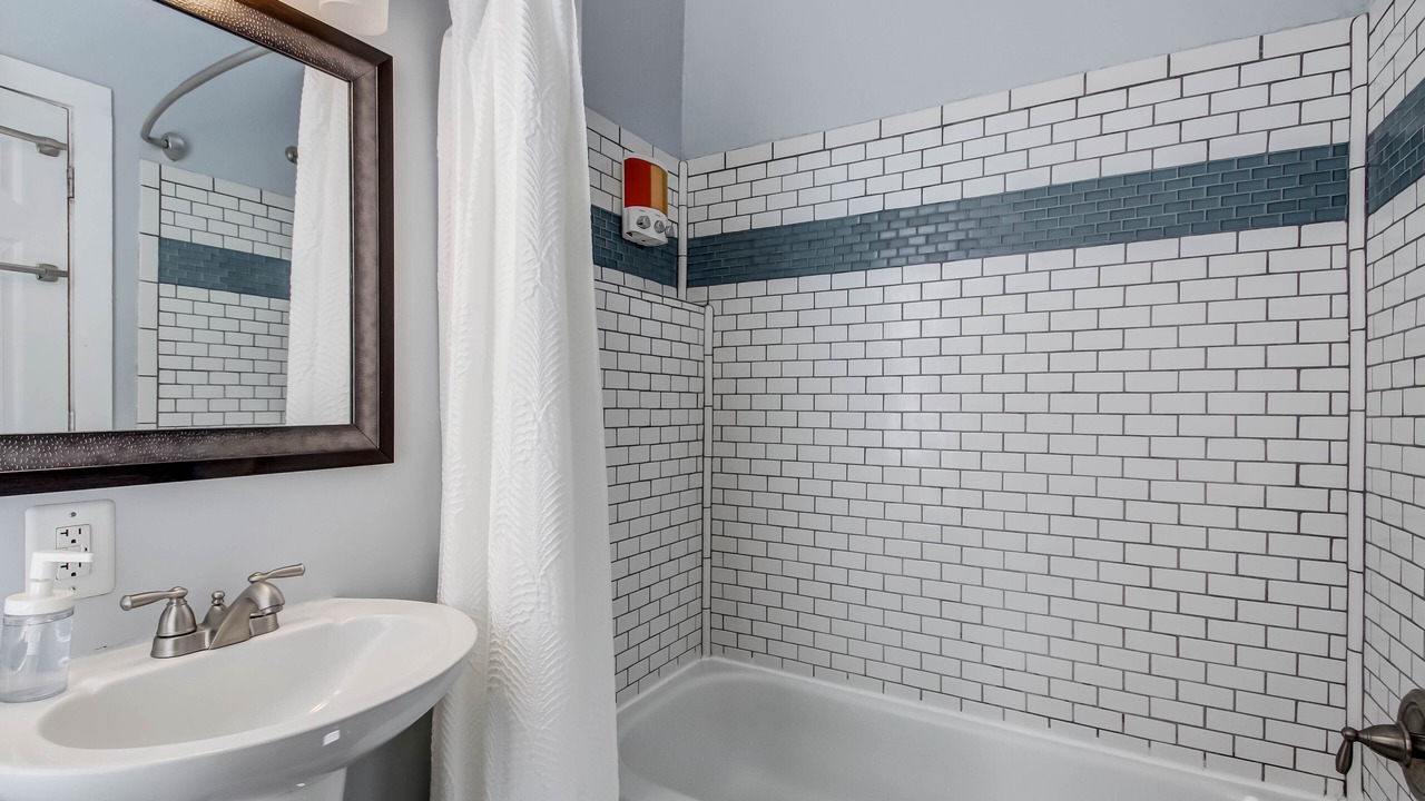 Photo of Bathroom in Dixon Park