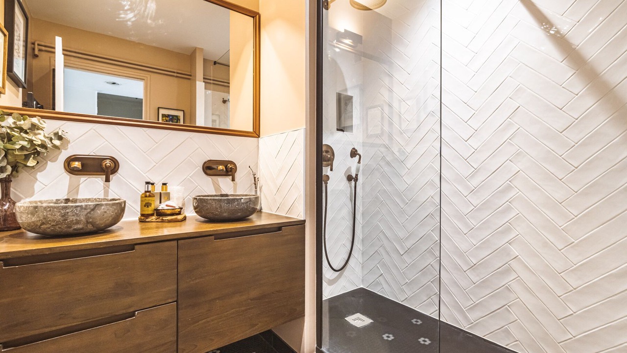 Photo of Bathroom in Reims City Centre