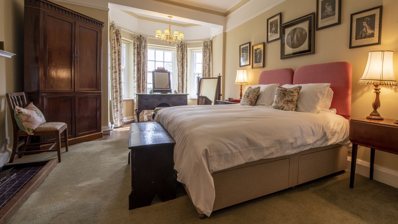 Photo of Others in Low Catton