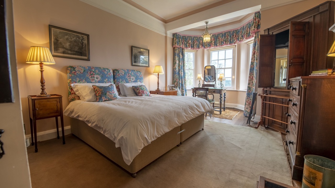 Photo of Others in Low Catton