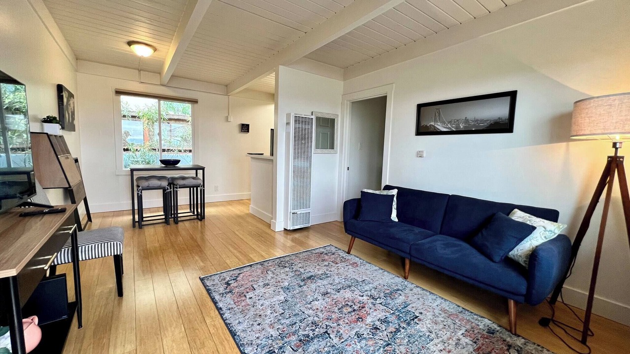 Photo of Livingroom in Belmont