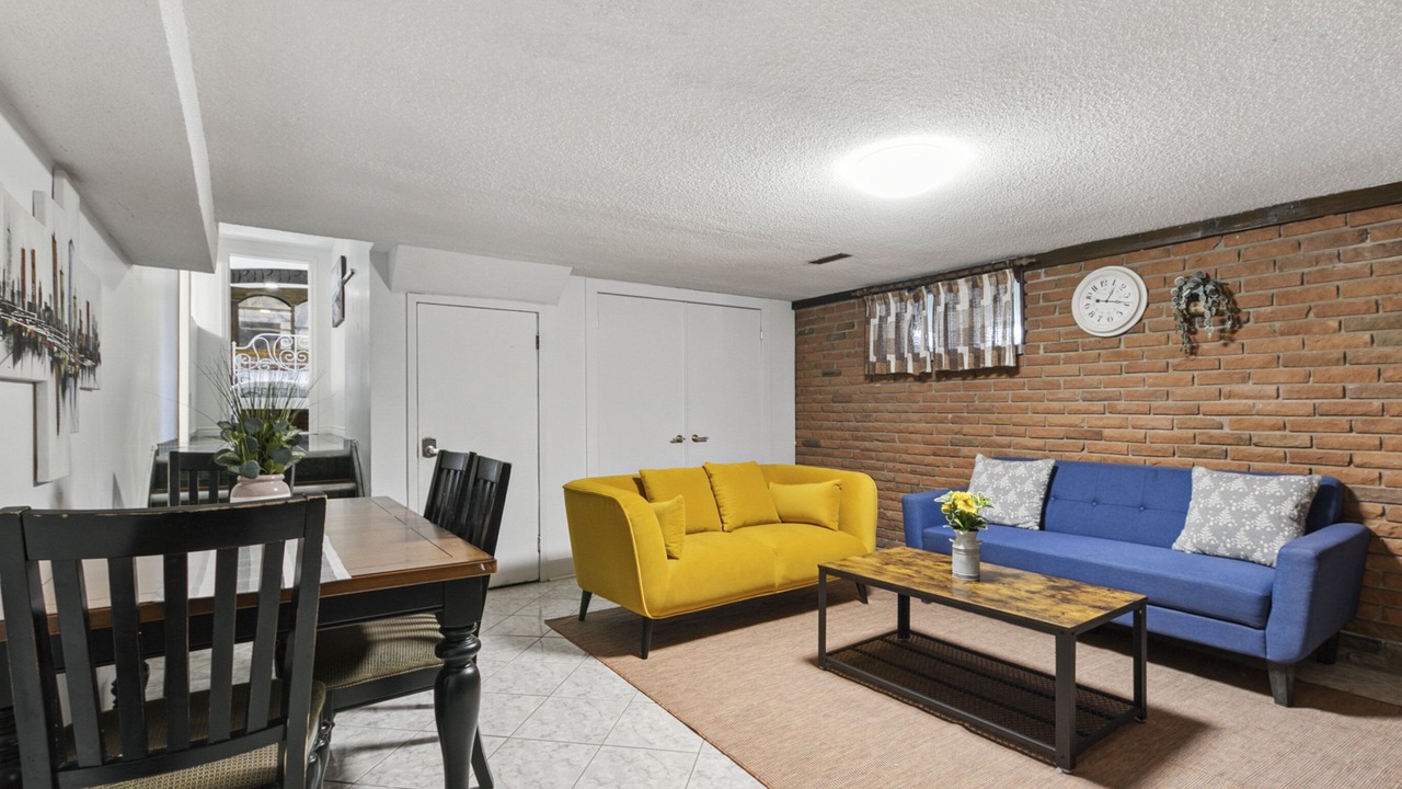 Photo of Livingroom in Maple Leaf