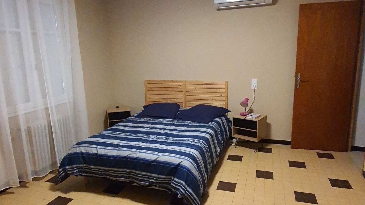 Photo of Bedroom in Orange