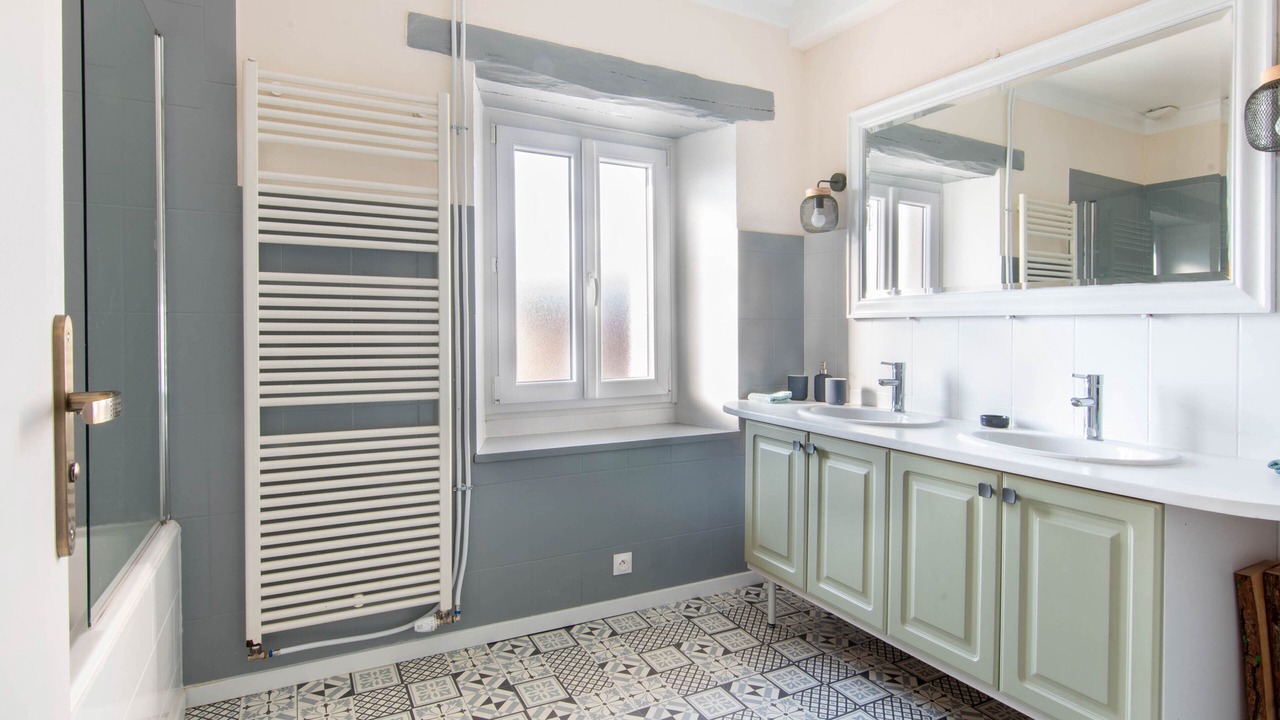 Photo of Bathroom in Venon