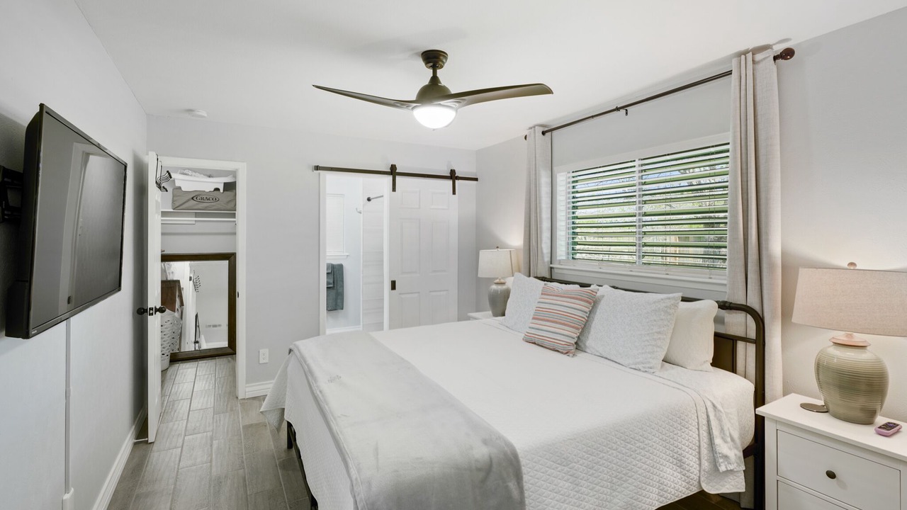 Photo of Bedroom in South Side