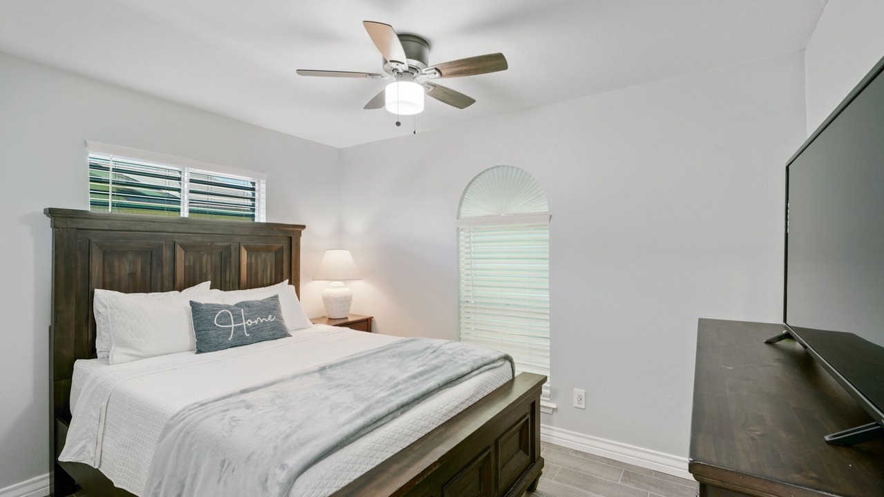 Photo of Bedroom in South Side