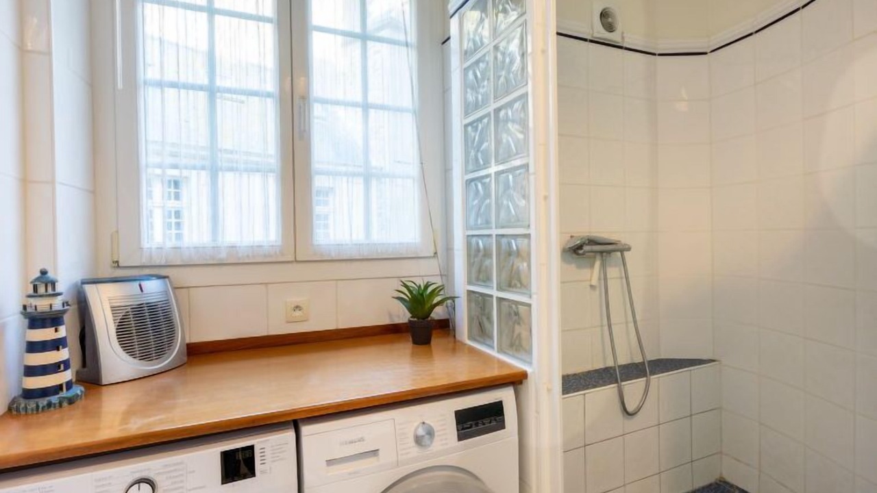 Photo of Bathroom in Intra Muros