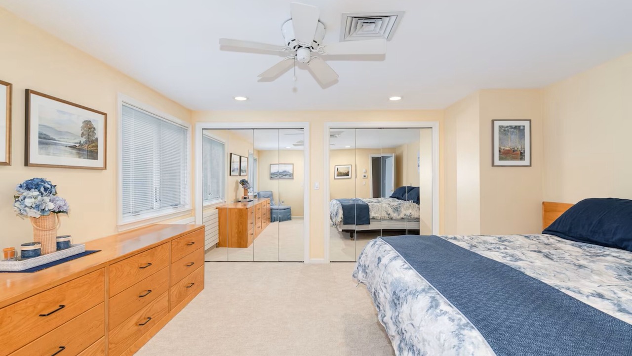 Photo of Bedroom in Popponesset