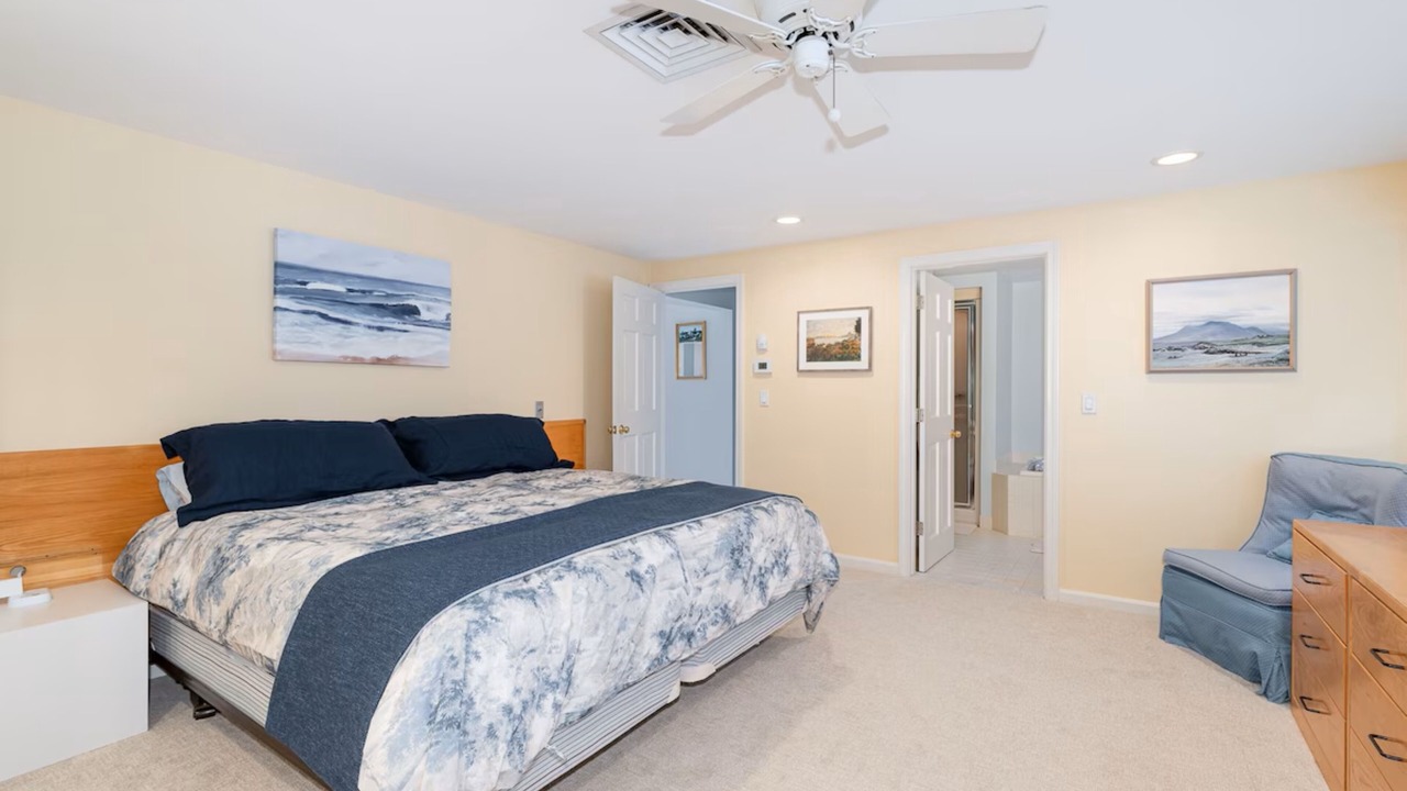 Photo of Bedroom in Popponesset