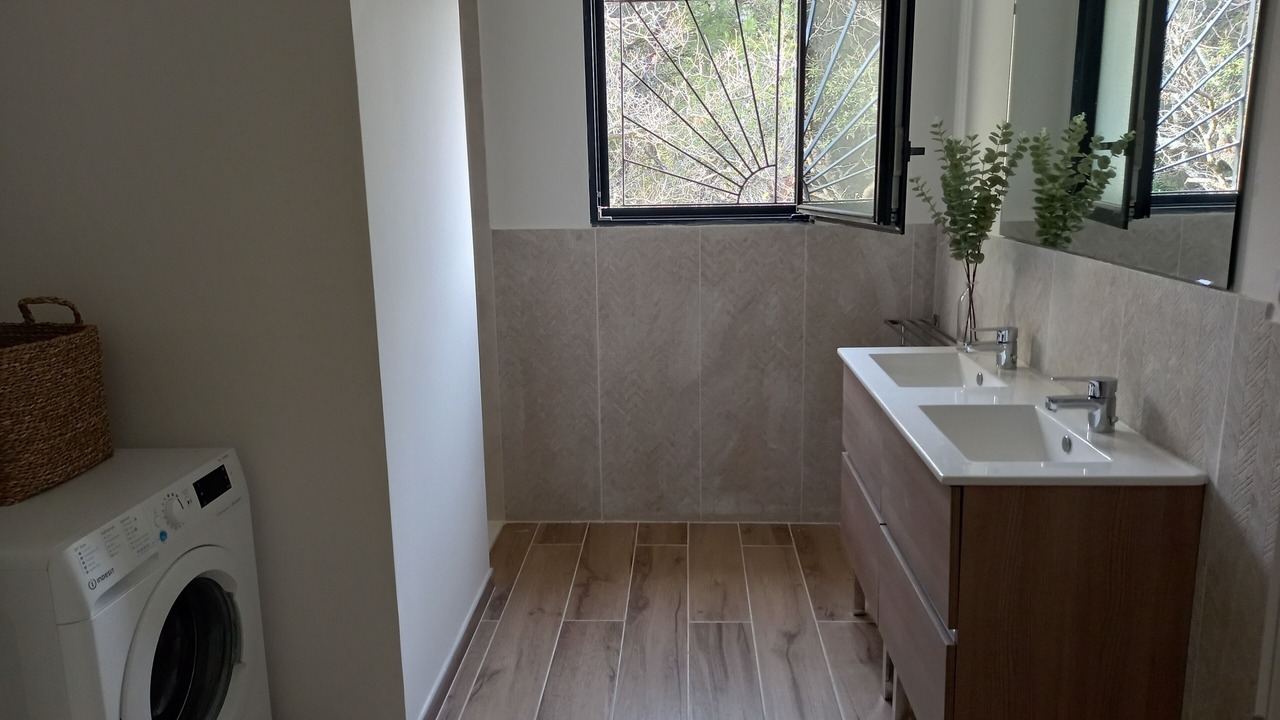 Photo of Bathroom in Caunes-Minervois