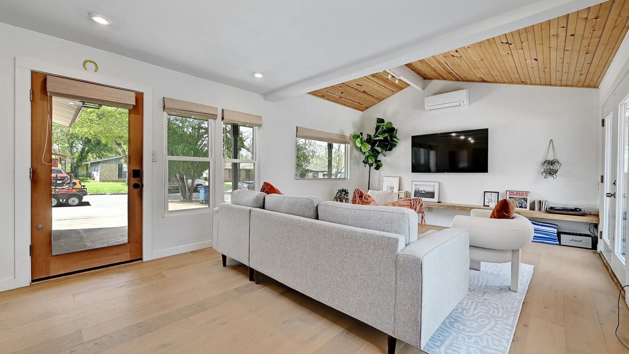 Photo of Bedroom in Dawson