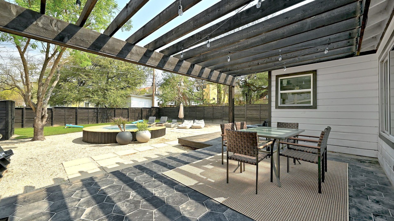 Photo of Outdoor in Dawson