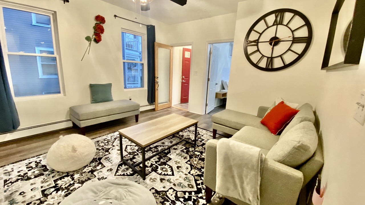 Photo of Livingroom in Quincy