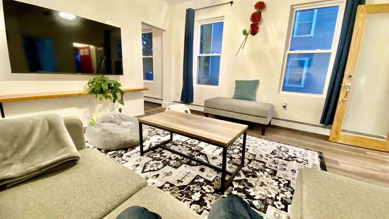 Photo of Livingroom in Quincy