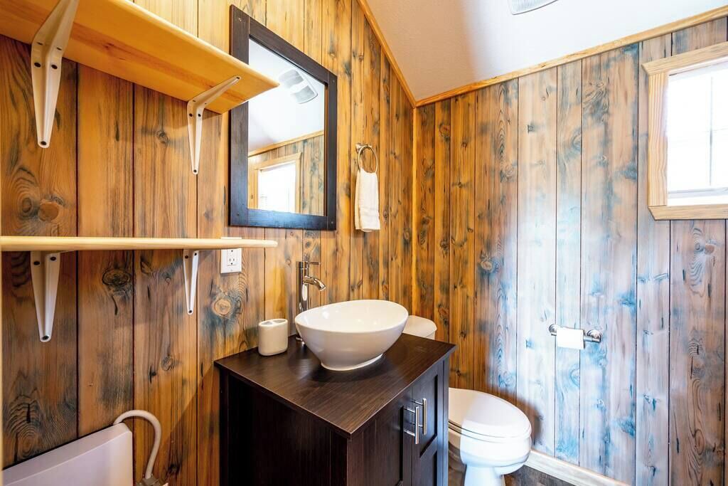 Photo of Bathroom in Broken Bow