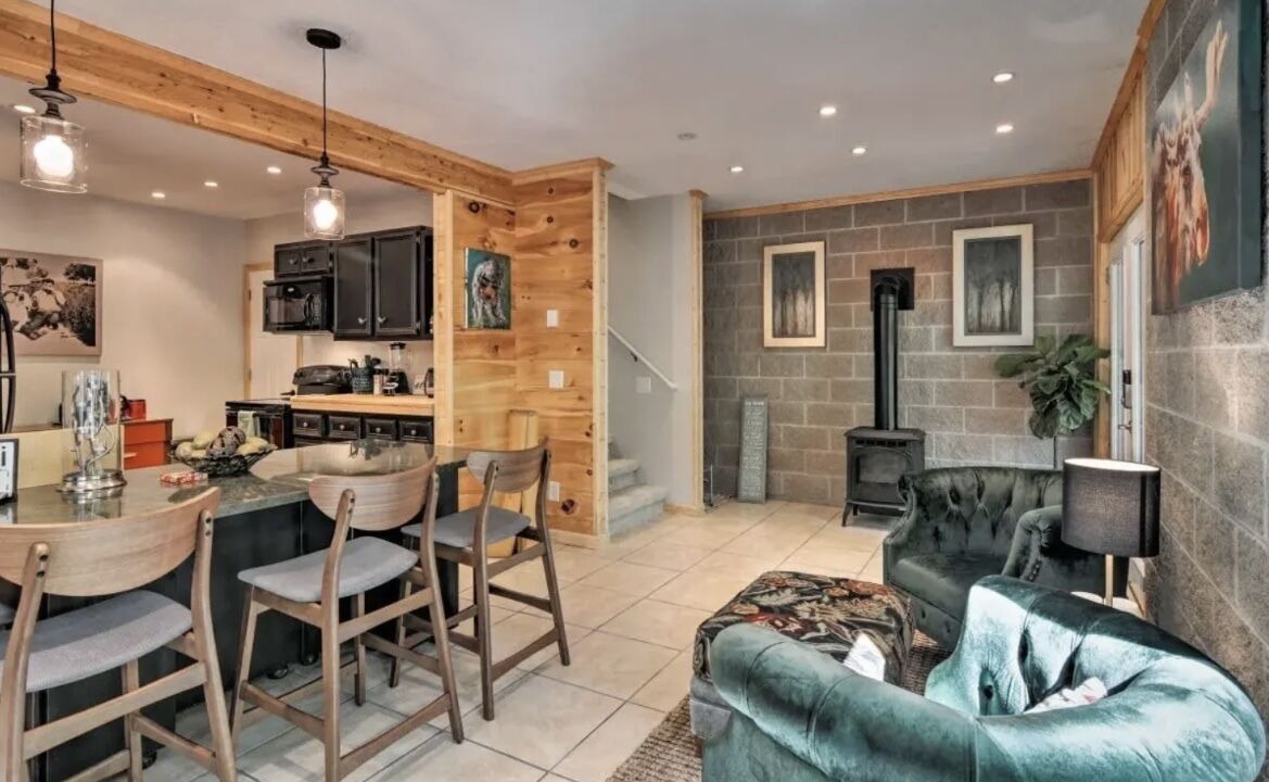 Photo of Livingroom in Interlochen