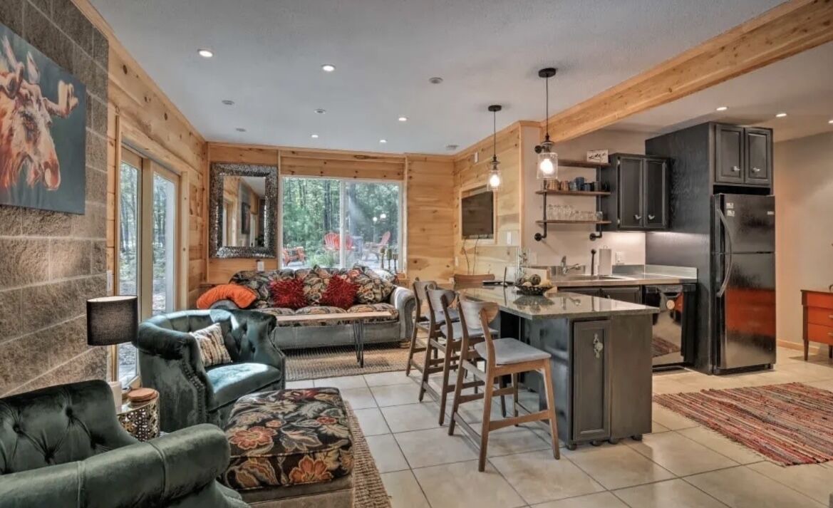 Photo of Livingroom in Interlochen