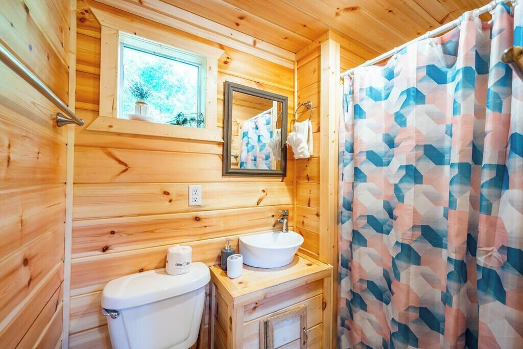 Photo of Bathroom in Broken Bow