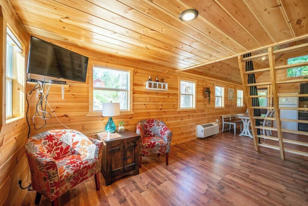 Photo of Livingroom in Broken Bow