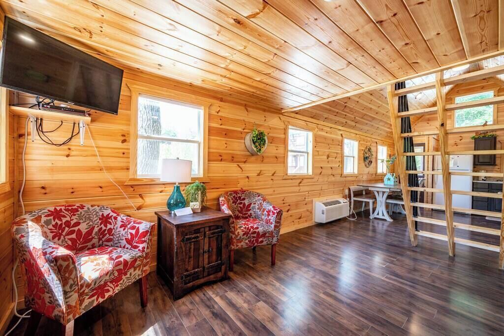 Photo of Livingroom in Broken Bow