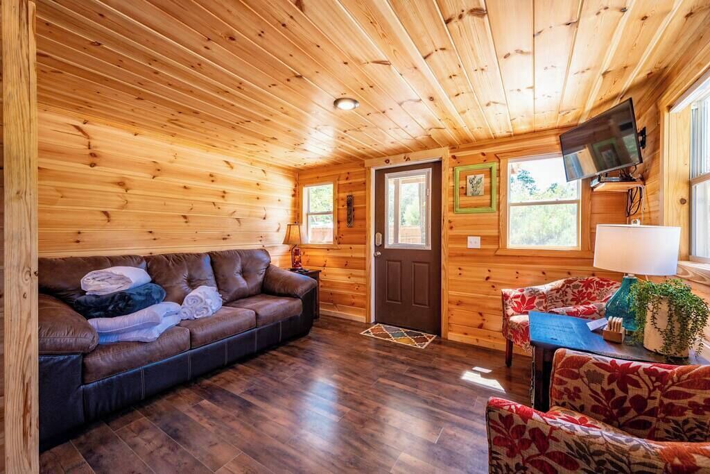 Photo of Livingroom in Broken Bow