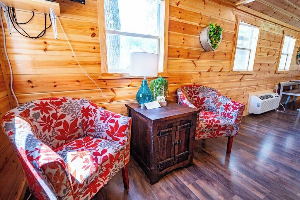 Photo of Livingroom in Broken Bow