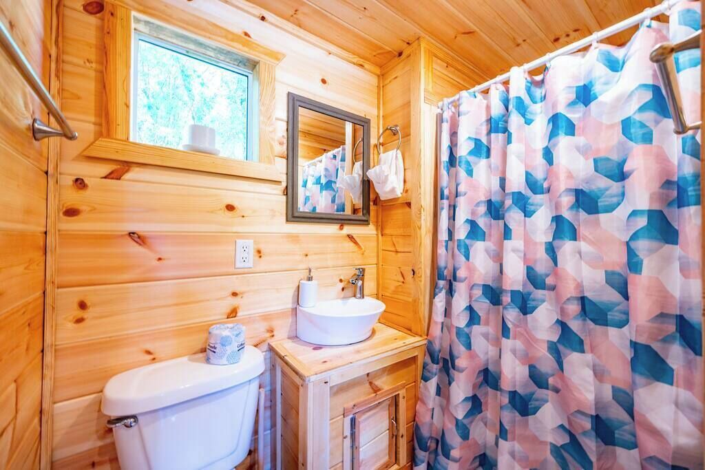 Photo of Bathroom in Broken Bow