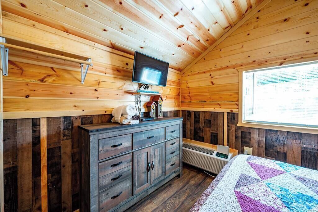 Photo of Bedroom in Broken Bow