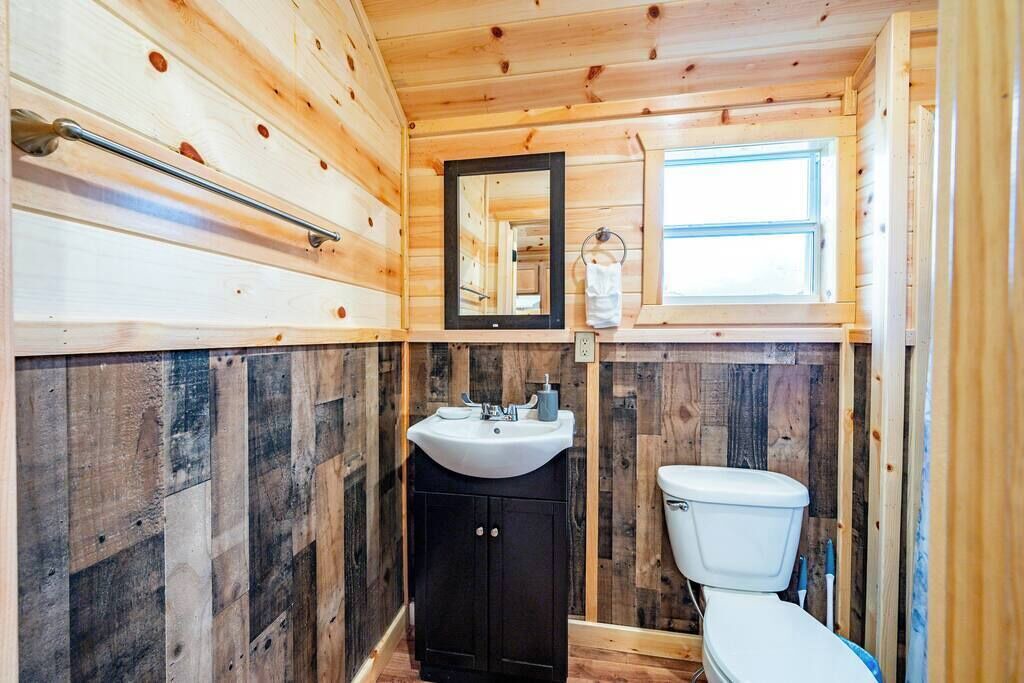 Photo of Bathroom in Broken Bow