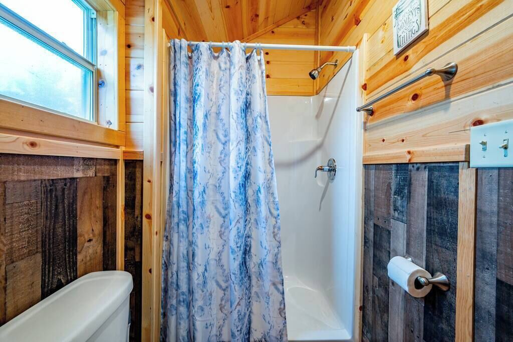 Photo of Bathroom in Broken Bow
