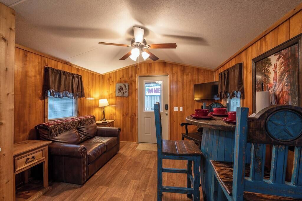 Photo of Livingroom in Broken Bow