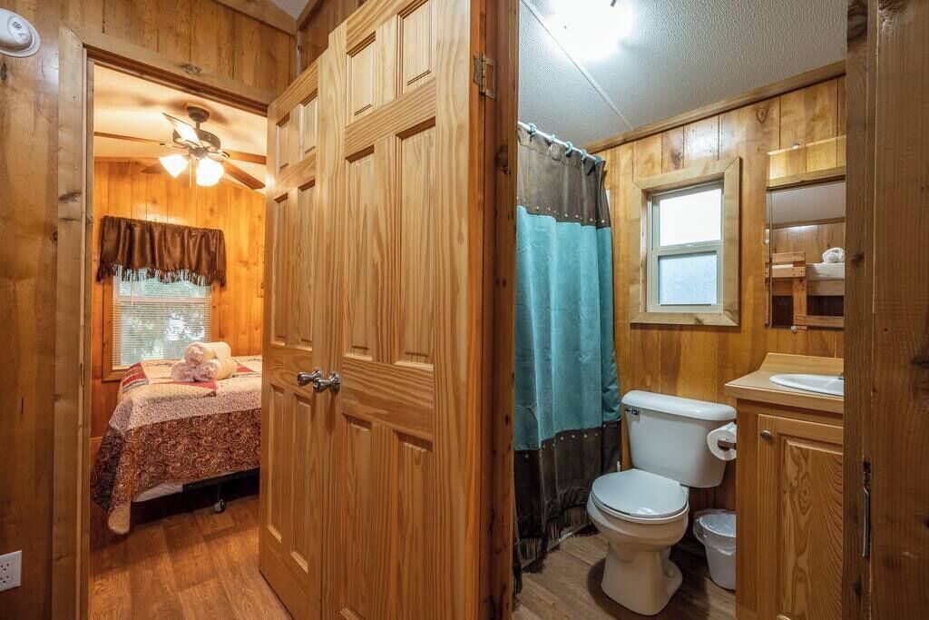 Photo of Bathroom in Broken Bow