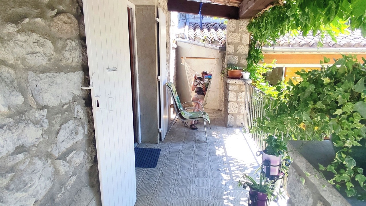 Photo of Patio Balcony in Saint Alban Auriolles
