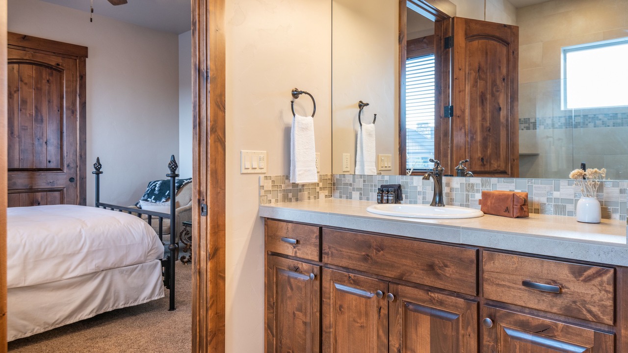 Photo of Bathroom in Powell Butte
