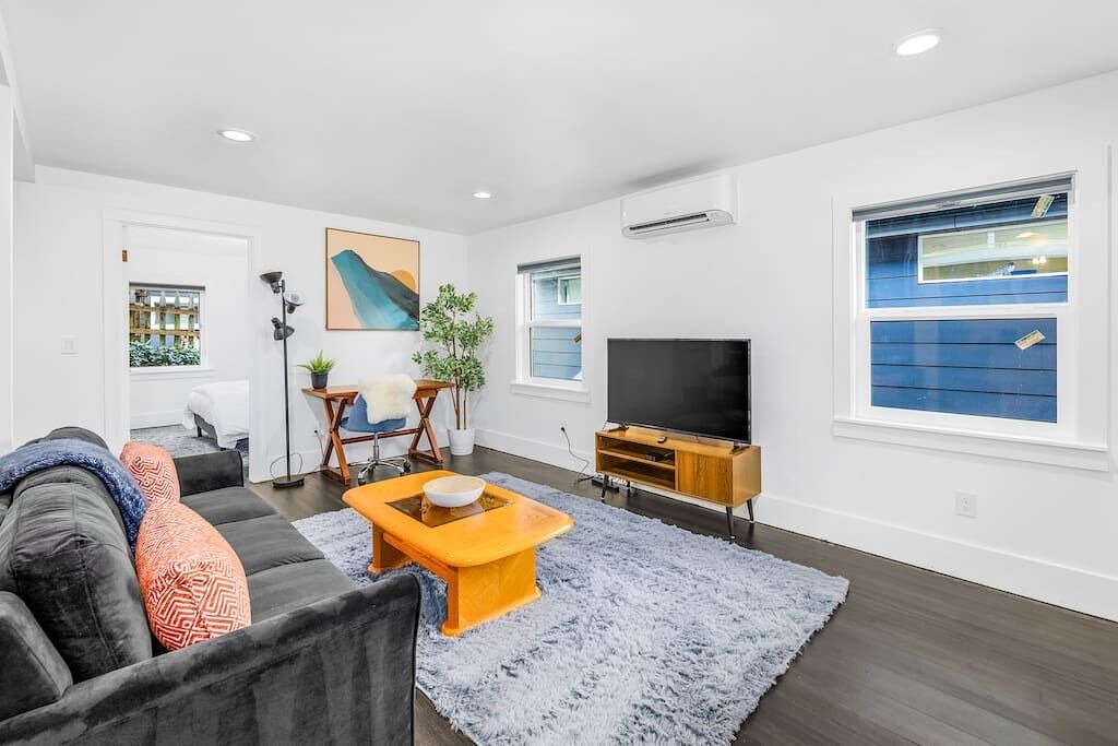 Photo of Livingroom in North Beacon Hill