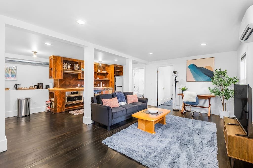 Photo of Livingroom in North Beacon Hill