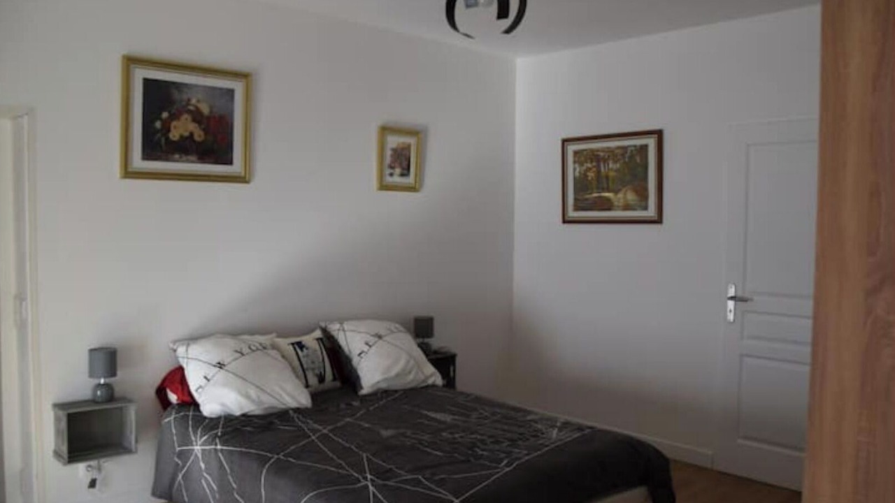 Photo of Bedroom in Saint-Jory-de-Chalais