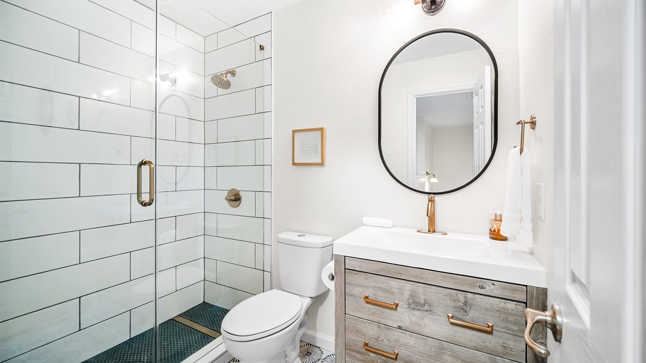 Photo of Bathroom in Montopolis