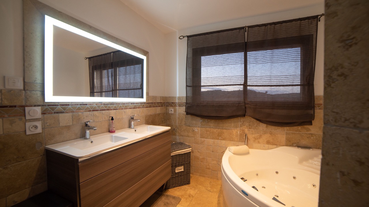 Photo of Bathroom in Pomas