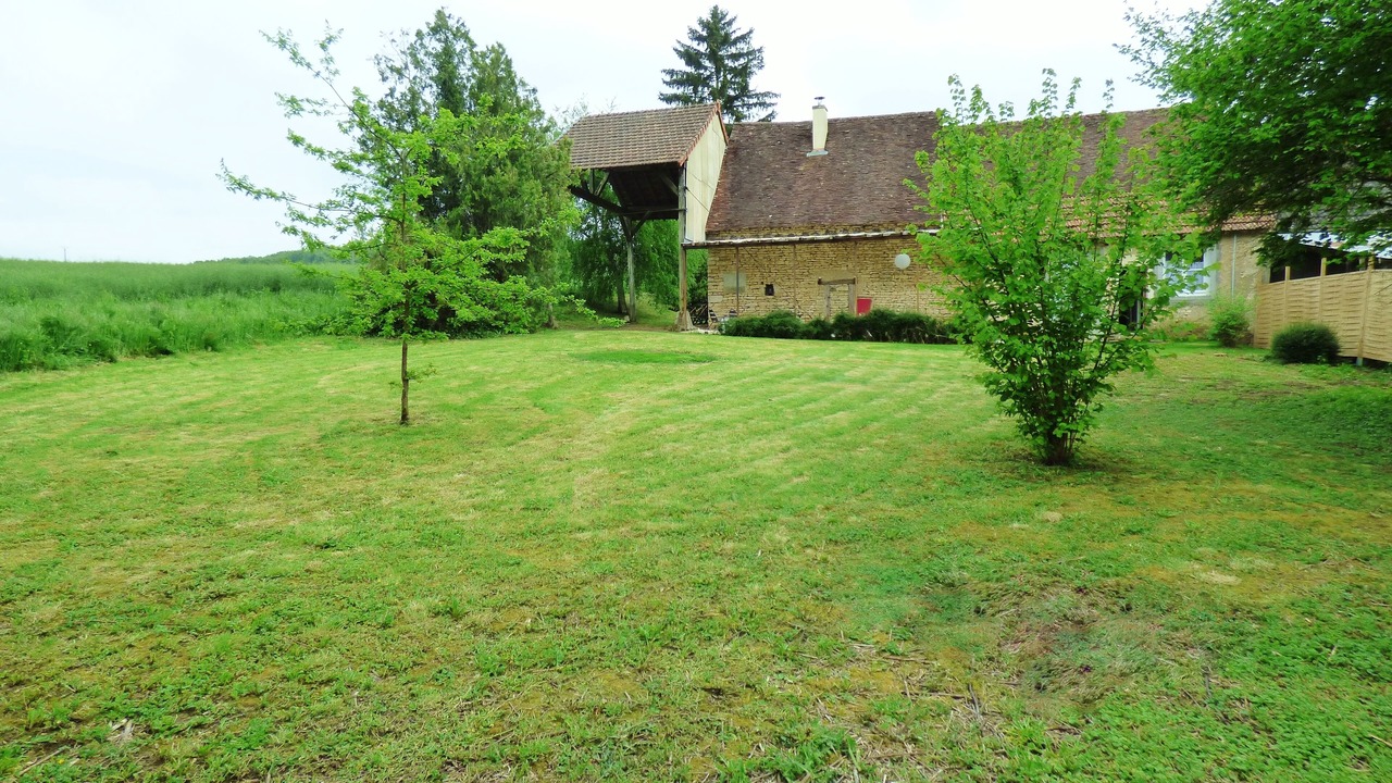 Photo of Outdoor in Perroy