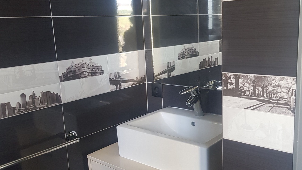 Photo of Bathroom in Biron