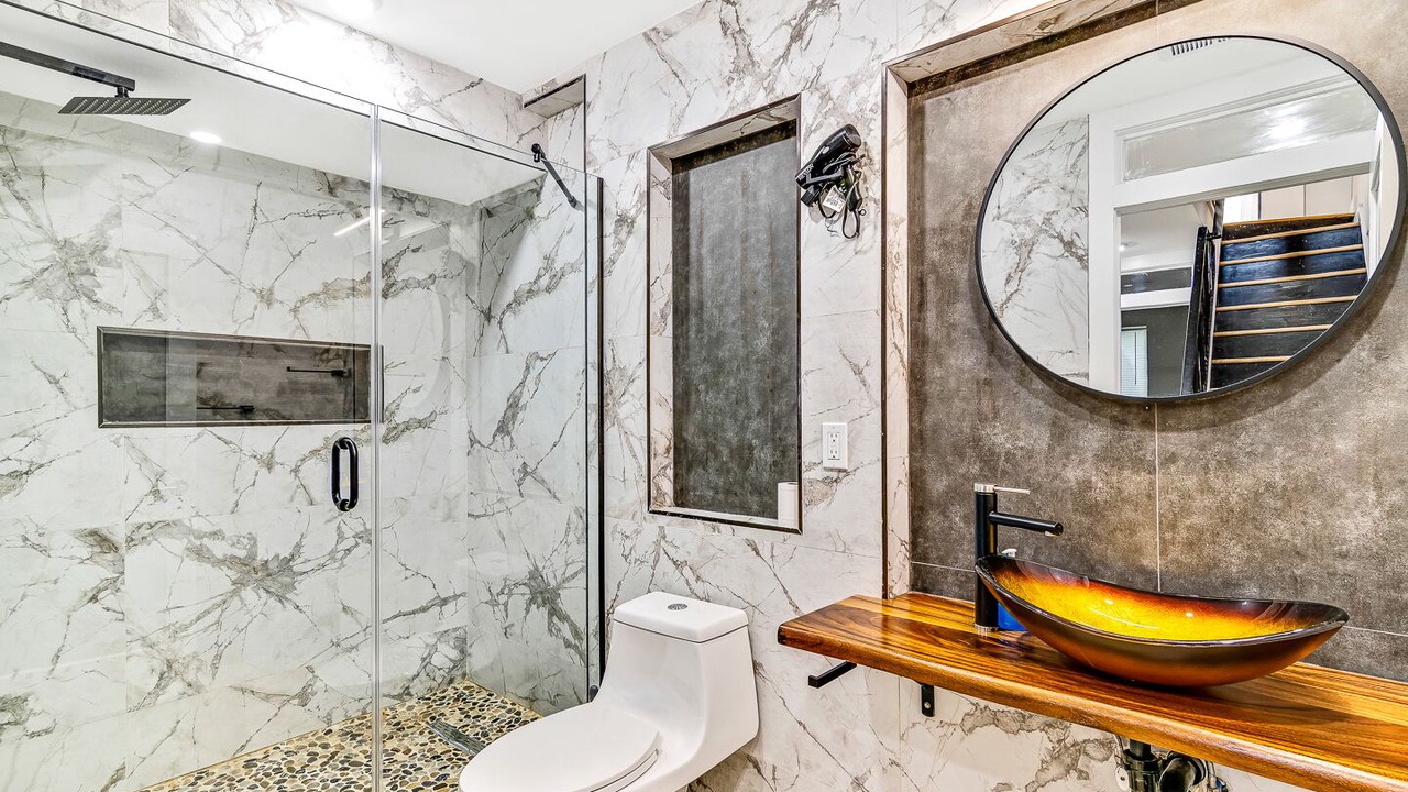 Photo of Bathroom in Devil's Pocket