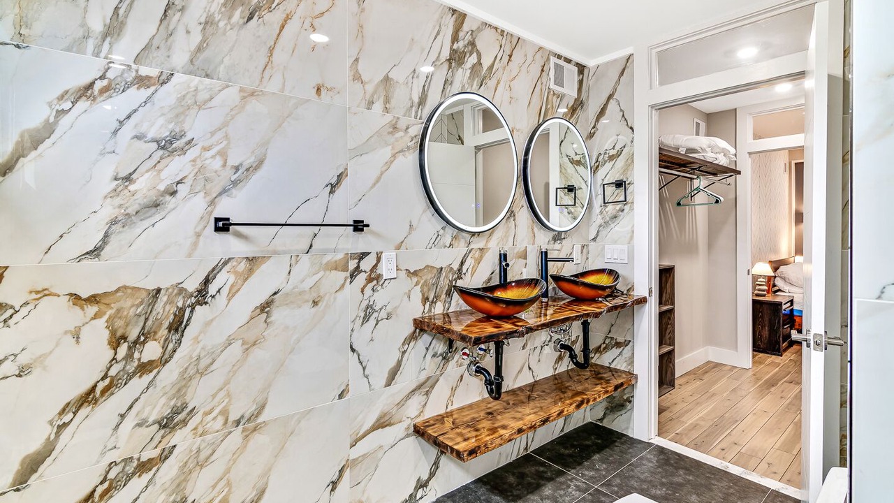 Photo of Bathroom in Devil's Pocket